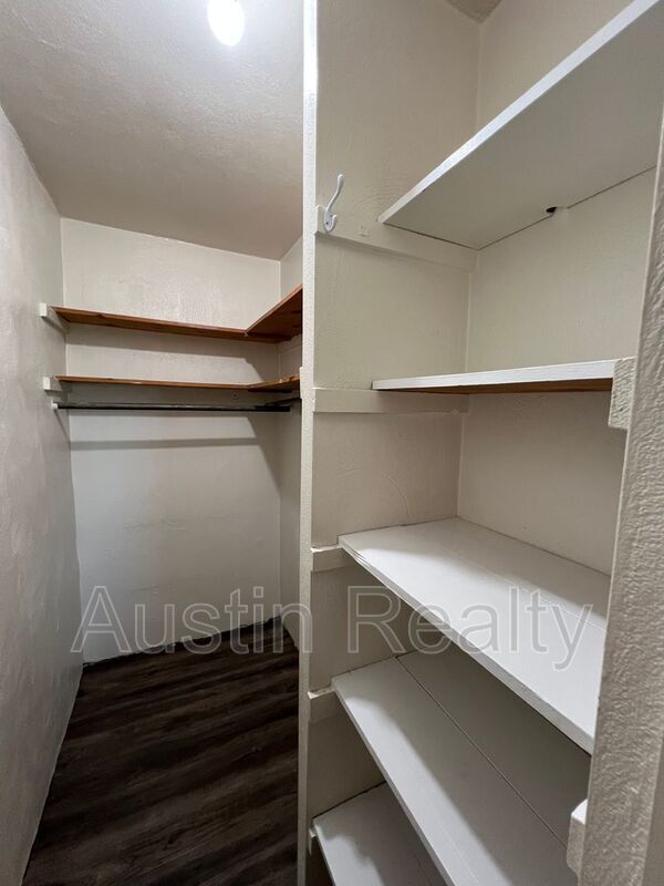 Foto del edificio - 3706 Greenwood Blvd
