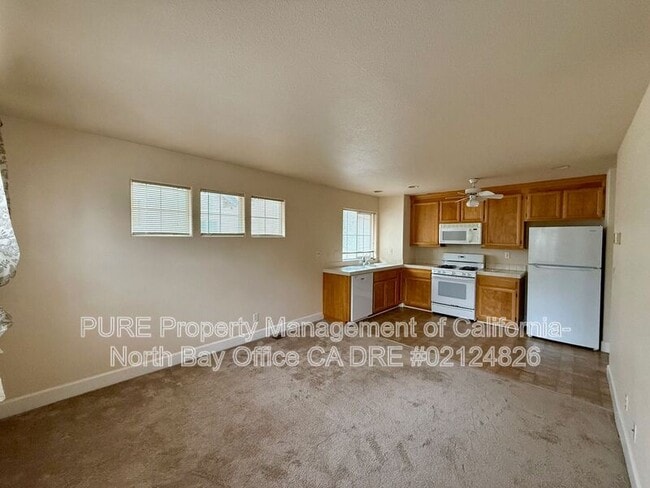 Building Photo - 565 Jorgensen St