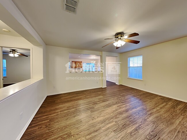 Building Photo - 2316 Emerald Lane