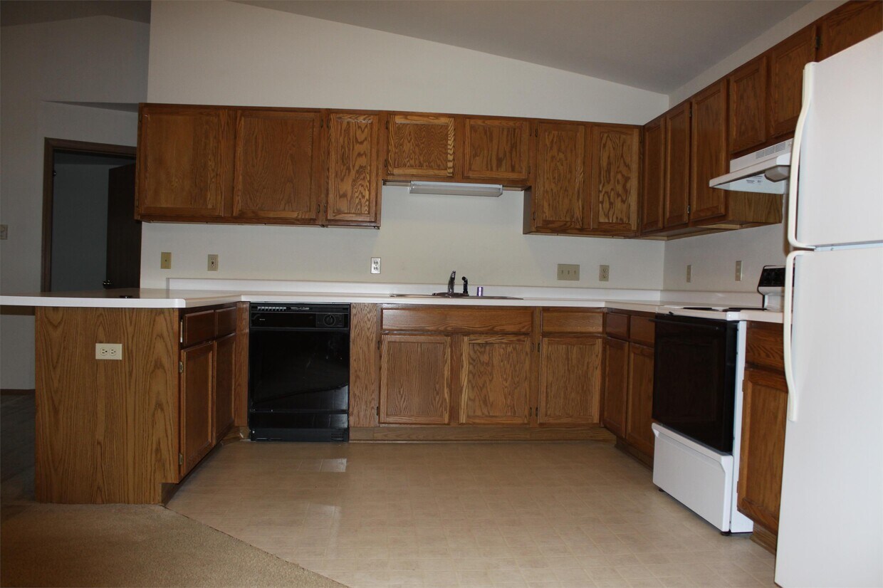 Primary Photo - 7500 W Forest Home Ave