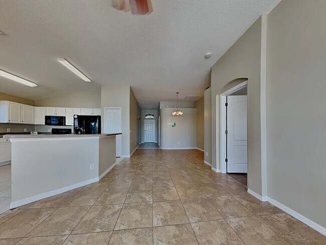 Foto del edificio - 8415 Canterbury Lake Blvd