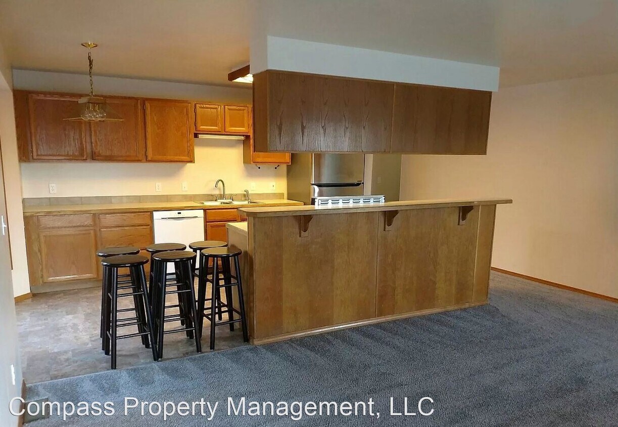 Foto principal - 3 br, 2 bath House - 3667 E 1st St