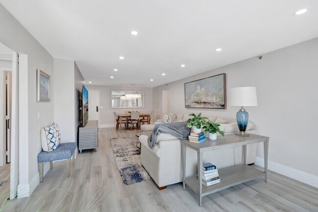 Building Photo - 4511 S Ocean Blvd
