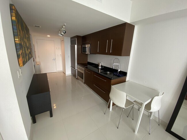 Foto del edificio - 465 Brickell Ave