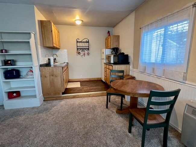 Building Photo - 1352 Pheasant Way