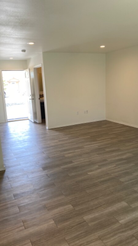 Foto del edificio - 1337 S Monroe St
