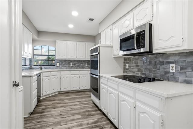 Foto del edificio - 2212 Valcourt Dr