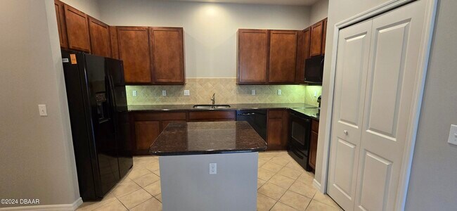 Building Photo - 1023 Kilkenny Ln