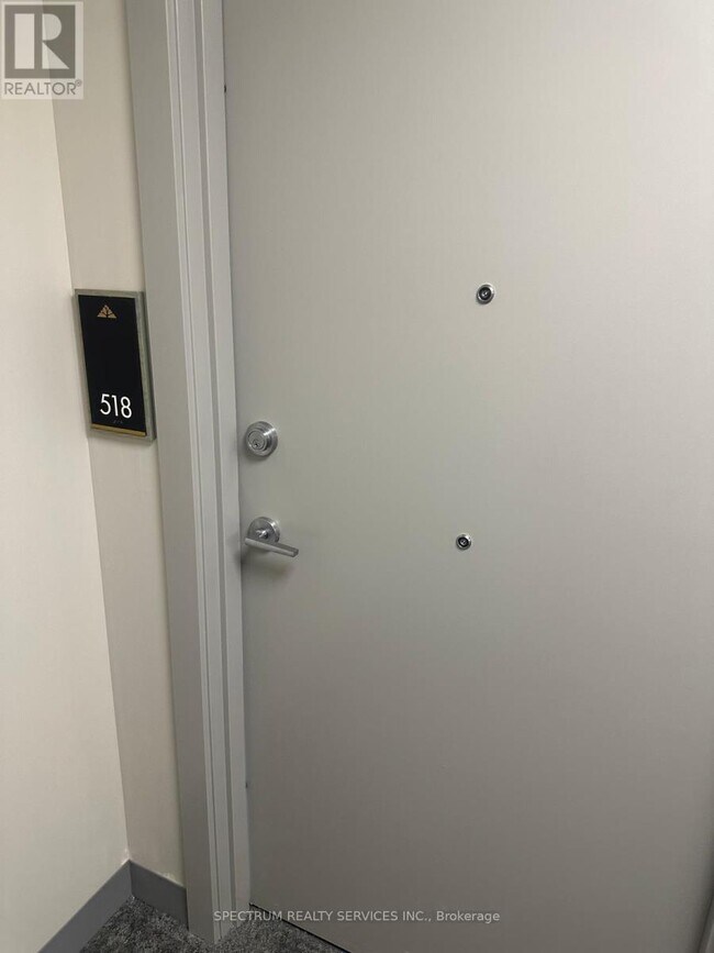 Photo du bâtiment - 1100 Lackner Pl