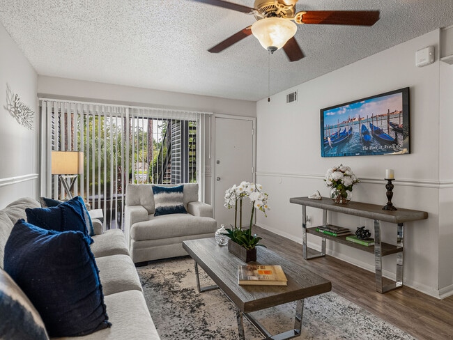 Building Photo - Park at Avellino