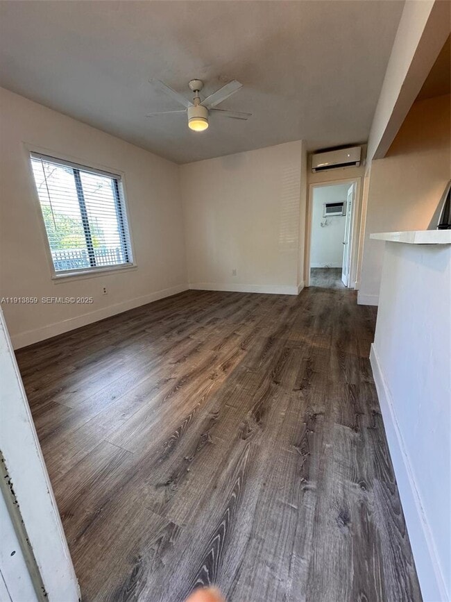 Building Photo - 570 NE 69th St