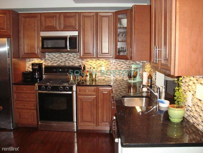 Building Photo - 246 W 3rd St