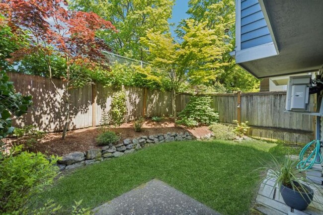 Foto del edificio - 3 bedroom in Seattle WA 98107