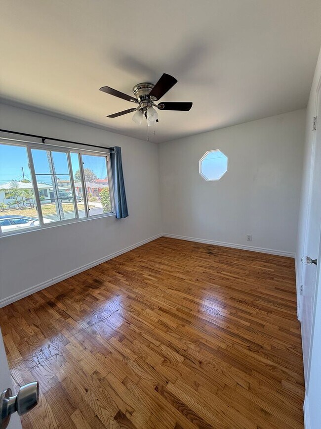Foto del edificio - 21120 Dalton Ave
