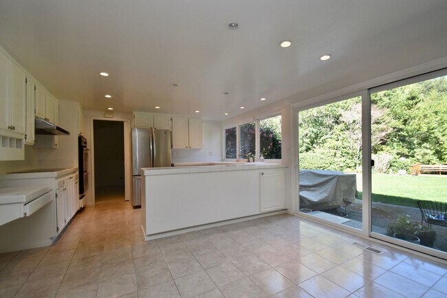Building Photo - 22 Mt Wittenburg Ct
