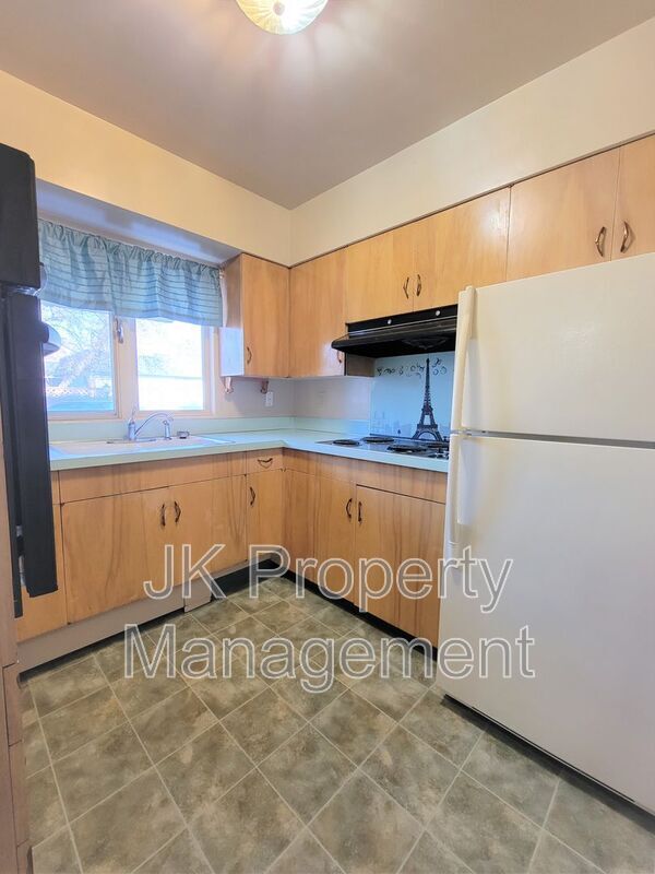 Foto del edificio - 820 2nd Ave NW