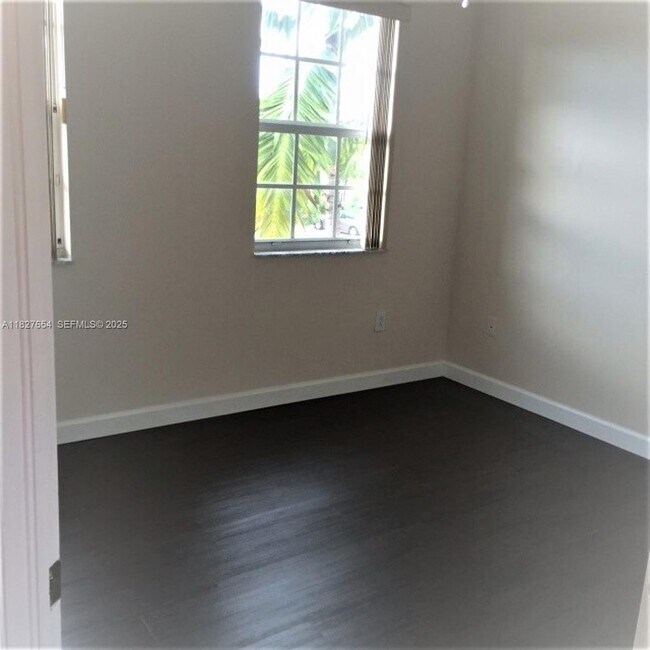 Foto del edificio - 4104 NE 24th Dr