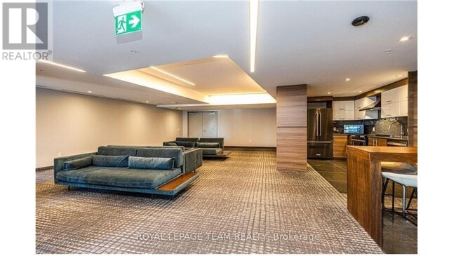 Building Photo - 805 Carling Ave