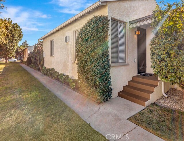 Foto del edificio - 557 N Rosemary Ln