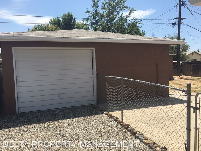 Building Photo - 3 br, 1 bath House - 222 8th Street