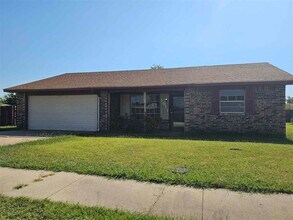 Building Photo - 1611 NW Black Mesa Dr