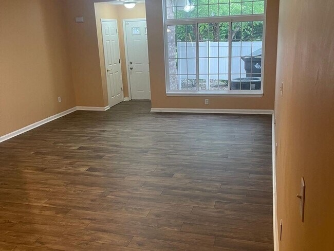 Foto del edificio - 2 Bedroom Condo in Indianapolis