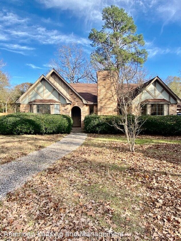 3 br, 2 bath House 8 La Costa Circle House Rental in Lufkin, TX