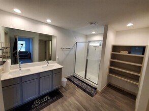 Building Photo - 6910 Dell Vista Drive