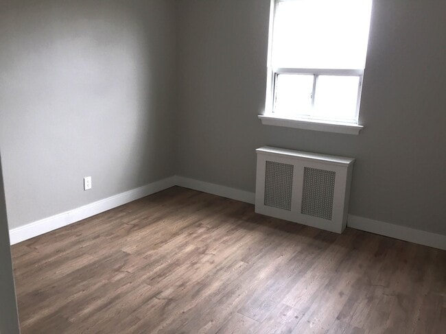 Photo du bâtiment - 24 2nd Street Apartments