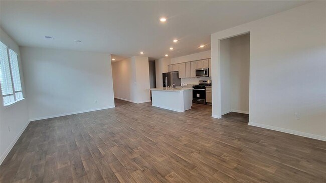 Building Photo - 129 Sweetwater Dr