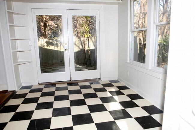 Building Photo - 102 Paul Revere Trail- A