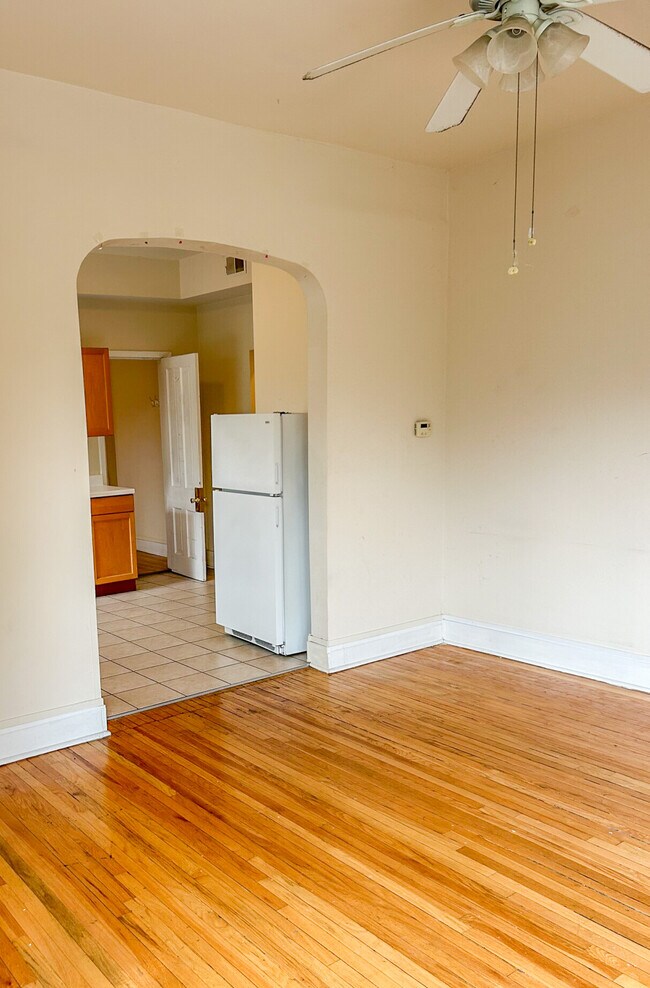 Foto del edificio - 703 W Willow St