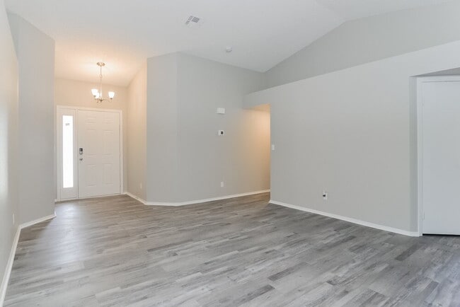 Building Photo - 831 Anchor Dr
