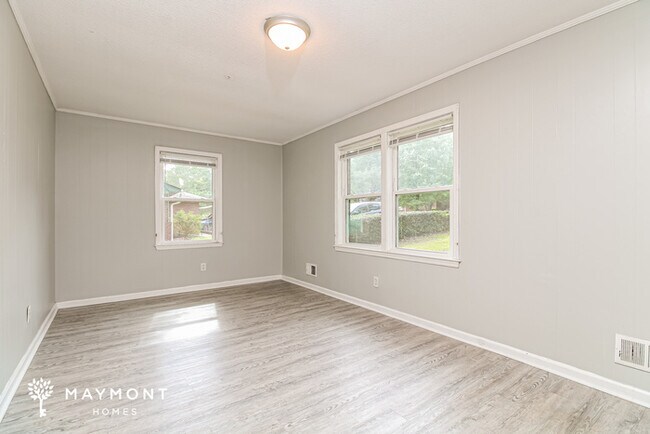 Foto del edificio - 2246 Rolling Hills Rd