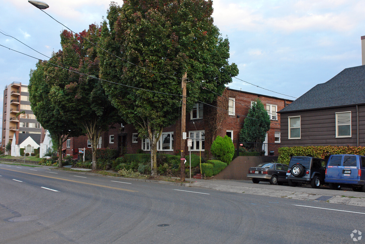 Primary Photo - Rosegate Apartments