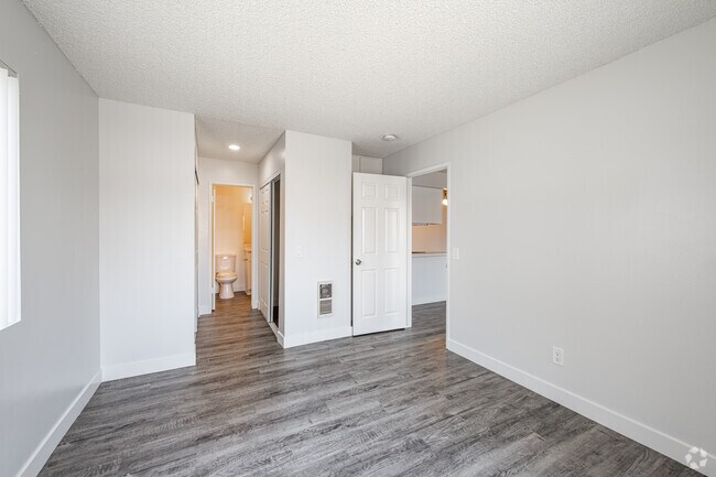 2BR, 2BA - 850SF - Primary Bedroom - Cactus Grove Apartments