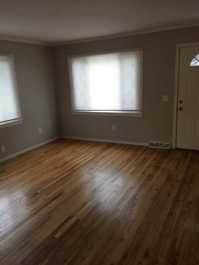 Building Photo - Lyncourt 3 Bed 1 Bath Ranch
