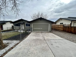 Building Photo - 925 Opalite Dr
