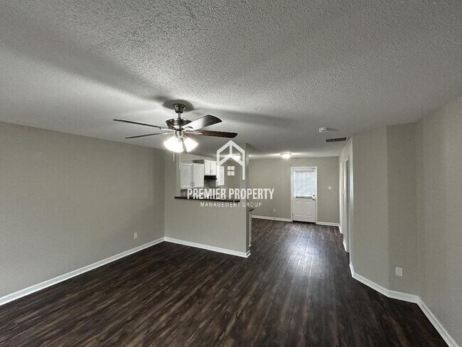 Foto del edificio - 4524 Sweet Whisper Ln