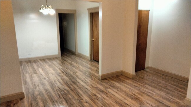 Living Room 2 - 3939 W Flournoy St