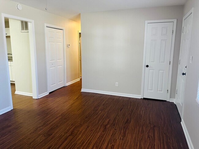 Building Photo - Wow! Check out this charming 3-bedroom, 1....