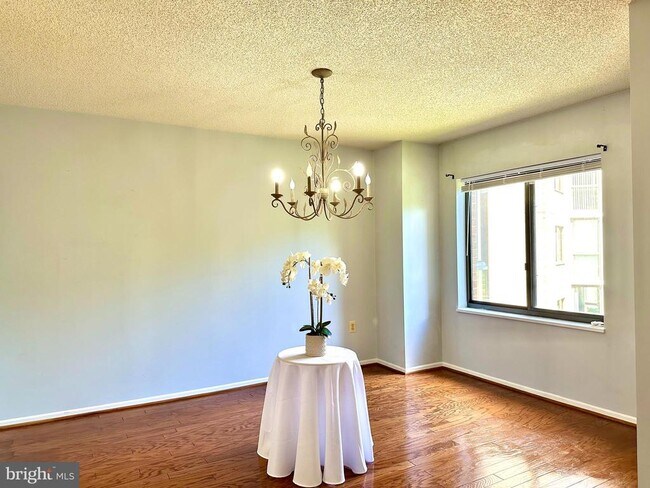 Foto del edificio - 3310 N Leisure World Blvd