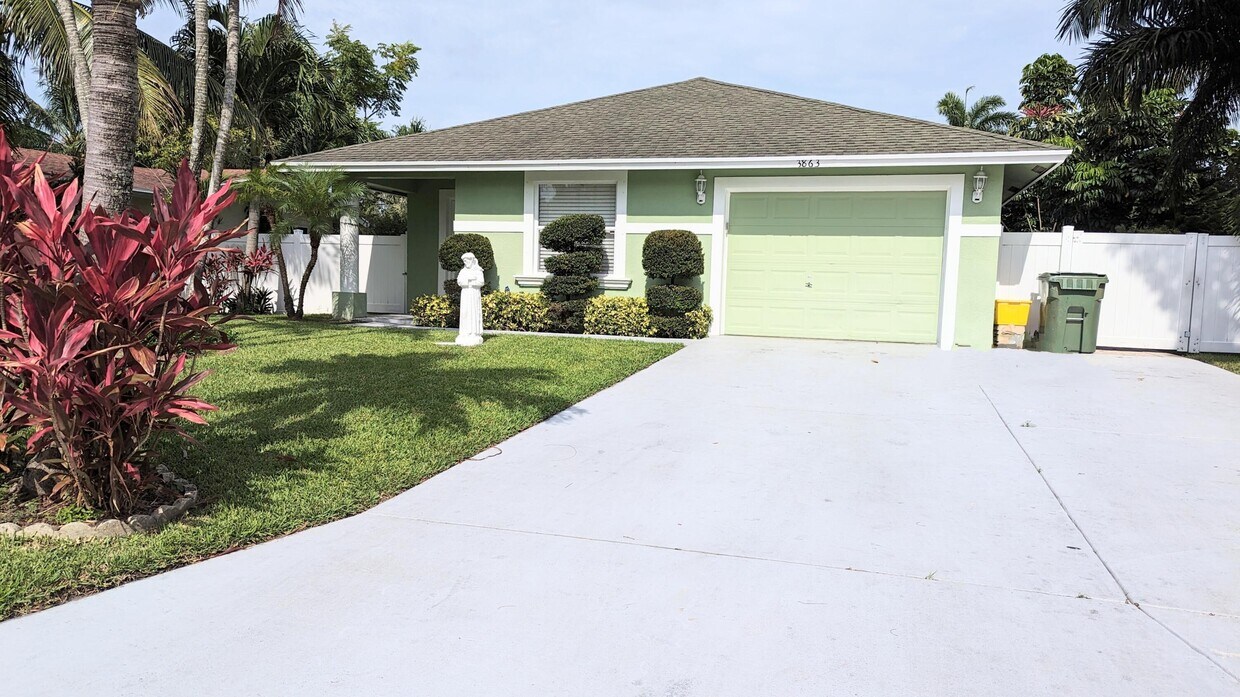 Primary Photo - 3863 Corrigan Ct