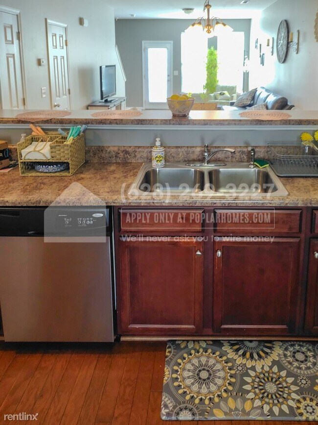 Foto del edificio - 2 br, 2.5 bath Townhome - 5560 Farm House ...