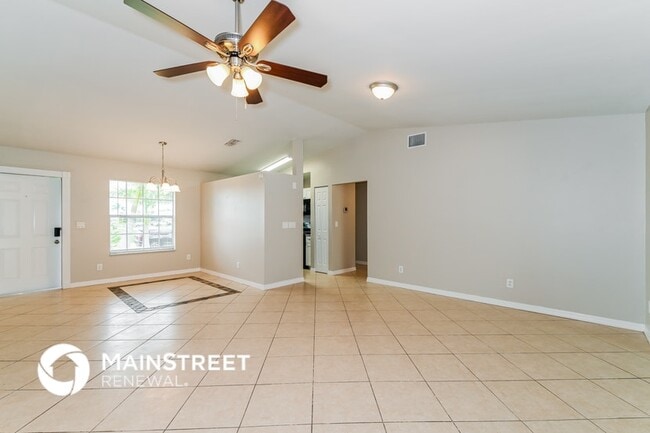 Building Photo - 818 SW 31st St