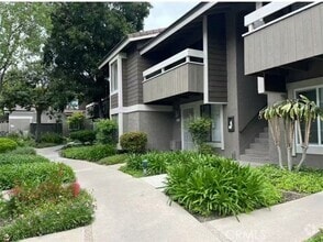 Building Photo - 234 Springview