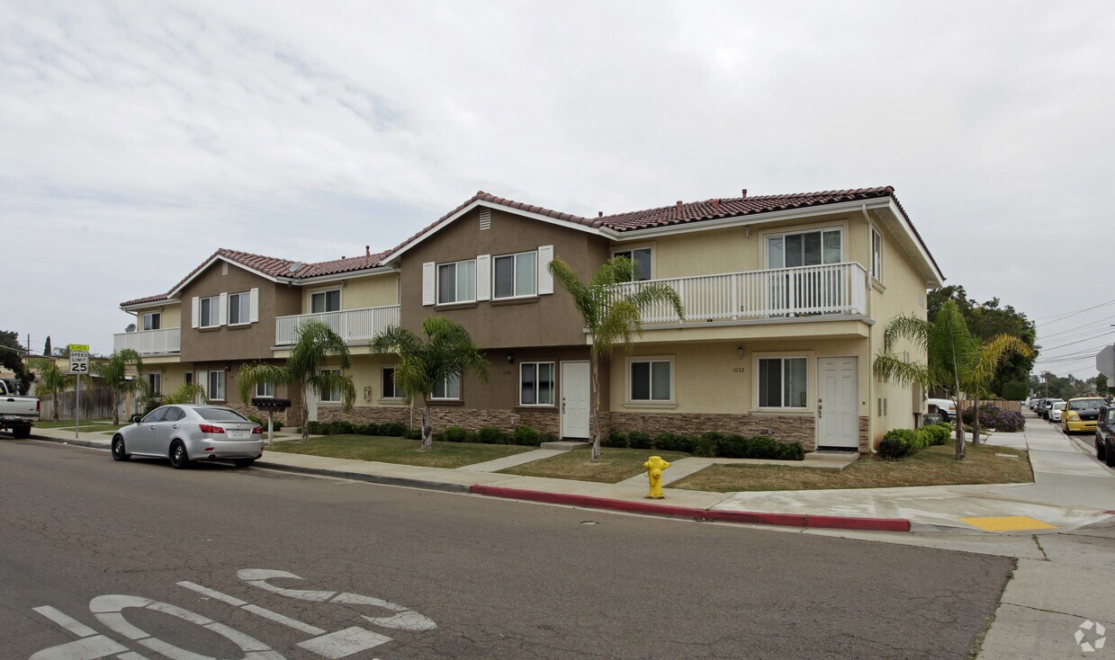 Primary Photo - 1044-1052 Fern Ave