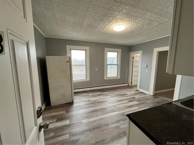 Building Photo - 15 Sylvan Ave