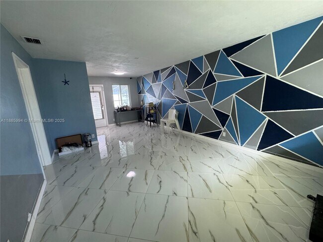 Foto del edificio - 2312 Van Buren St