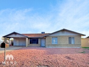 Building Photo - 1916 E Ardmore Dr